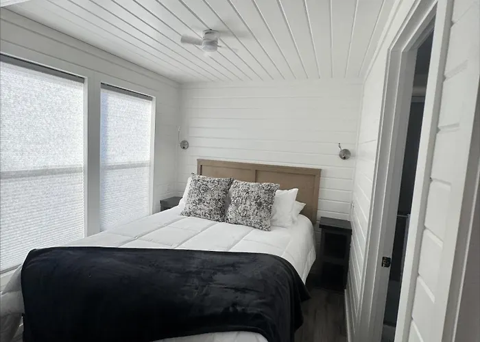 Blue Bliss, Private Hot Tub & Fenced Yard At Roadrunner Resort Holiday home